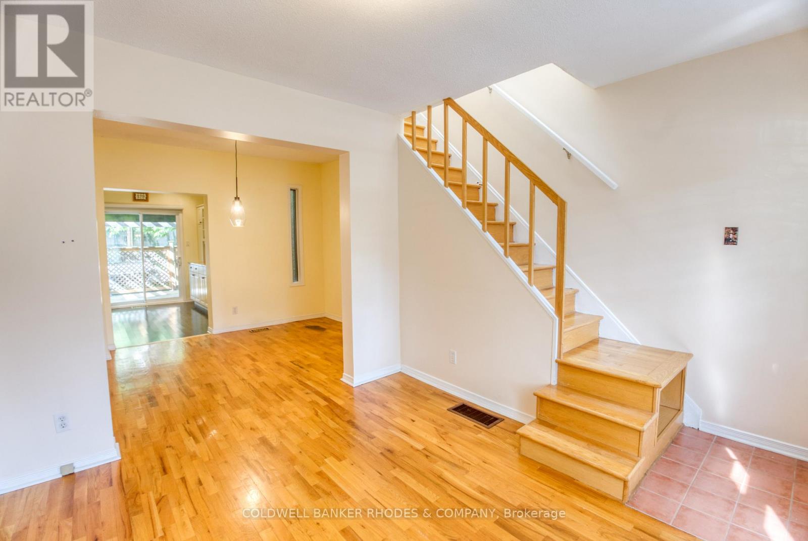 129 Elm Street, Ottawa, Ontario  K1R 6N4 - Photo 6 - X12543366