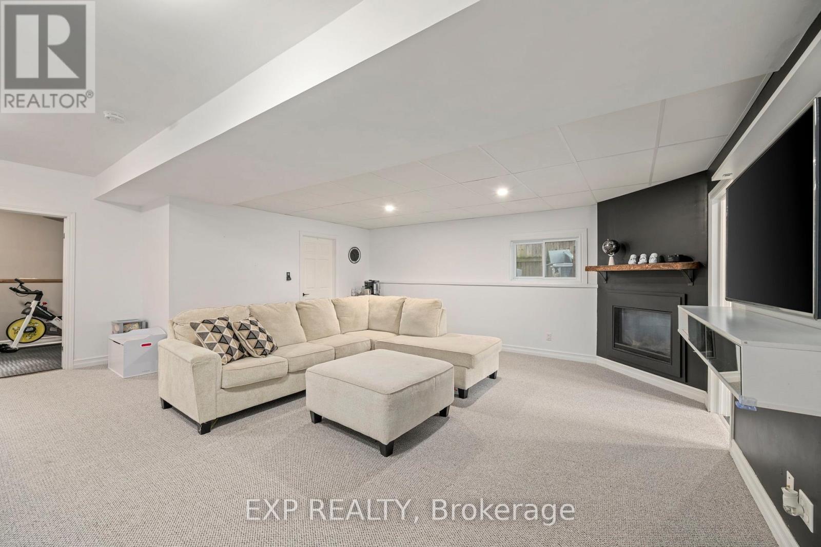 272 Mary Street, Dutton/dunwich, Ontario  N0L 1J0 - Photo 21 - X12543310