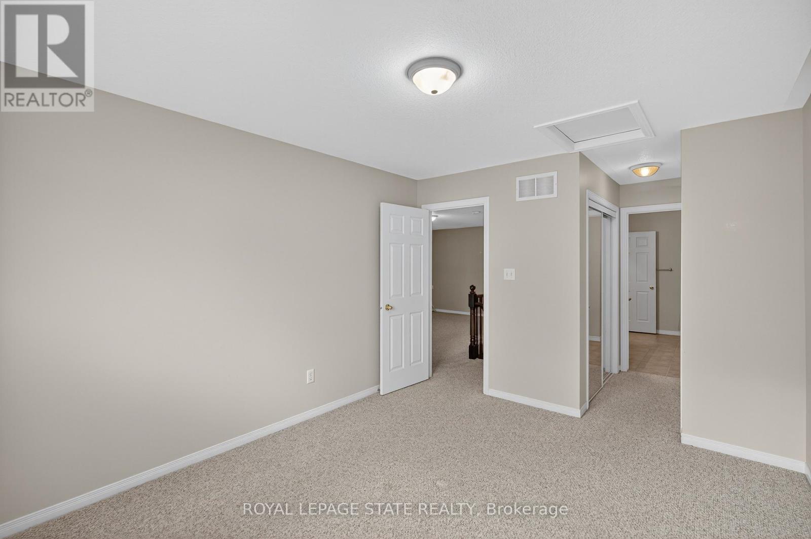 9 Manitoulin Trail, Hamilton, Ontario  L9B 2X8 - Photo 28 - X12543200