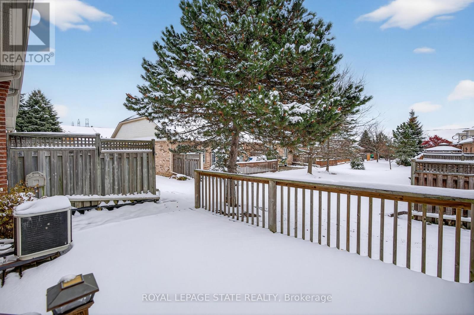 9 Manitoulin Trail, Hamilton, Ontario  L9B 2X8 - Photo 30 - X12543200