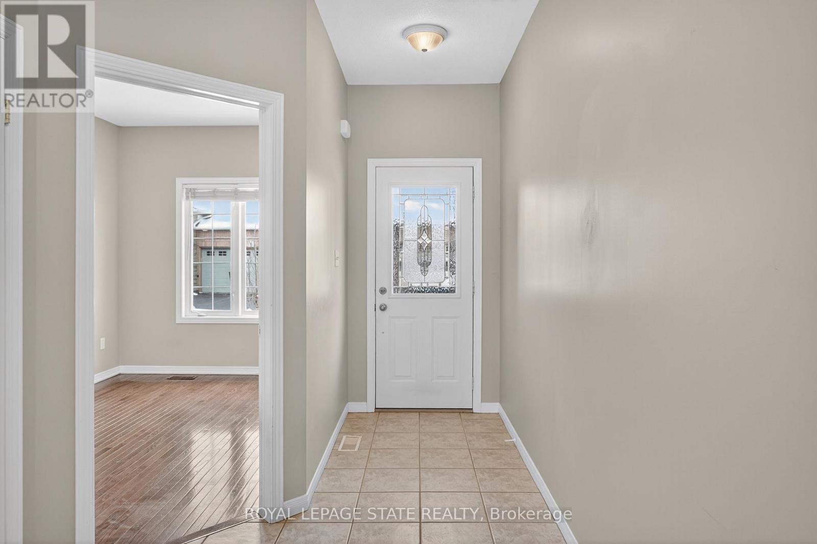 9 Manitoulin Trail, Hamilton, Ontario  L9B 2X8 - Photo 5 - X12543200