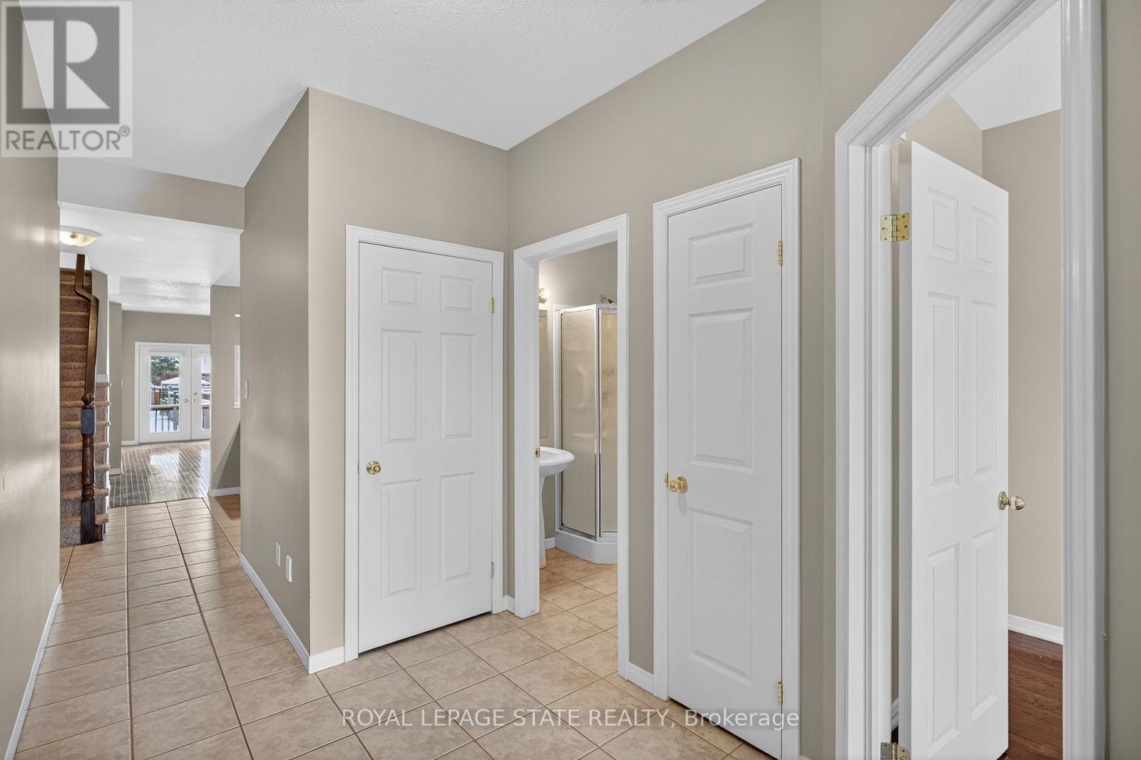 9 Manitoulin Trail, Hamilton, Ontario  L9B 2X8 - Photo 6 - X12543200