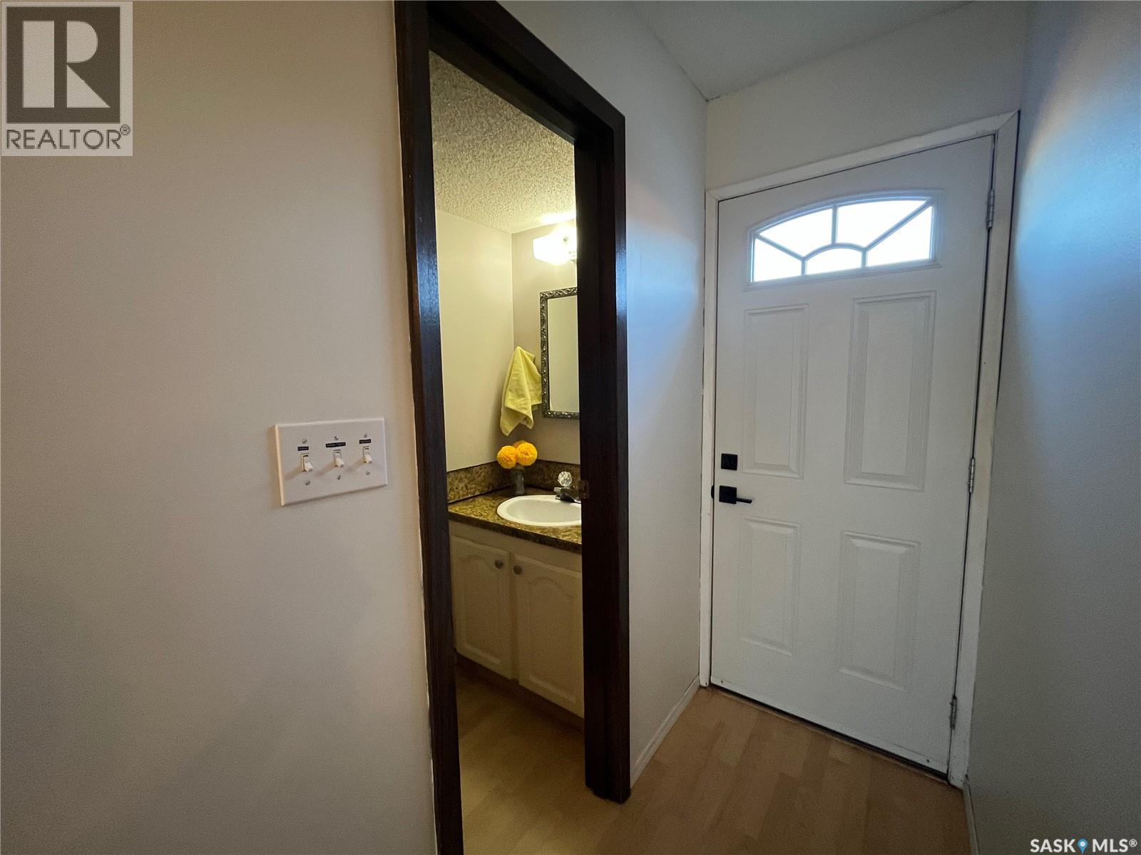 185 5th Avenue S, Yorkton, Saskatchewan  S3N 3G9 - Photo 13 - SK023855