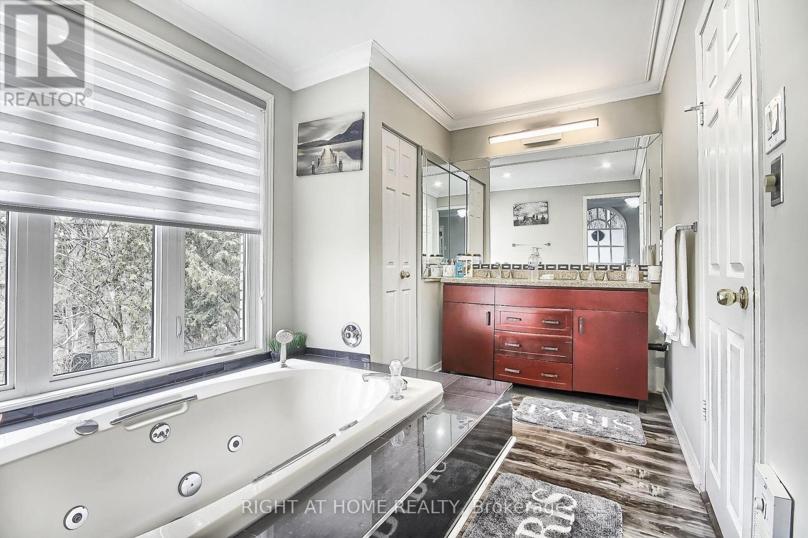 122 Elvaston Drive, Toronto, Ontario  M4A 1N6 - Photo 20 - C12519604