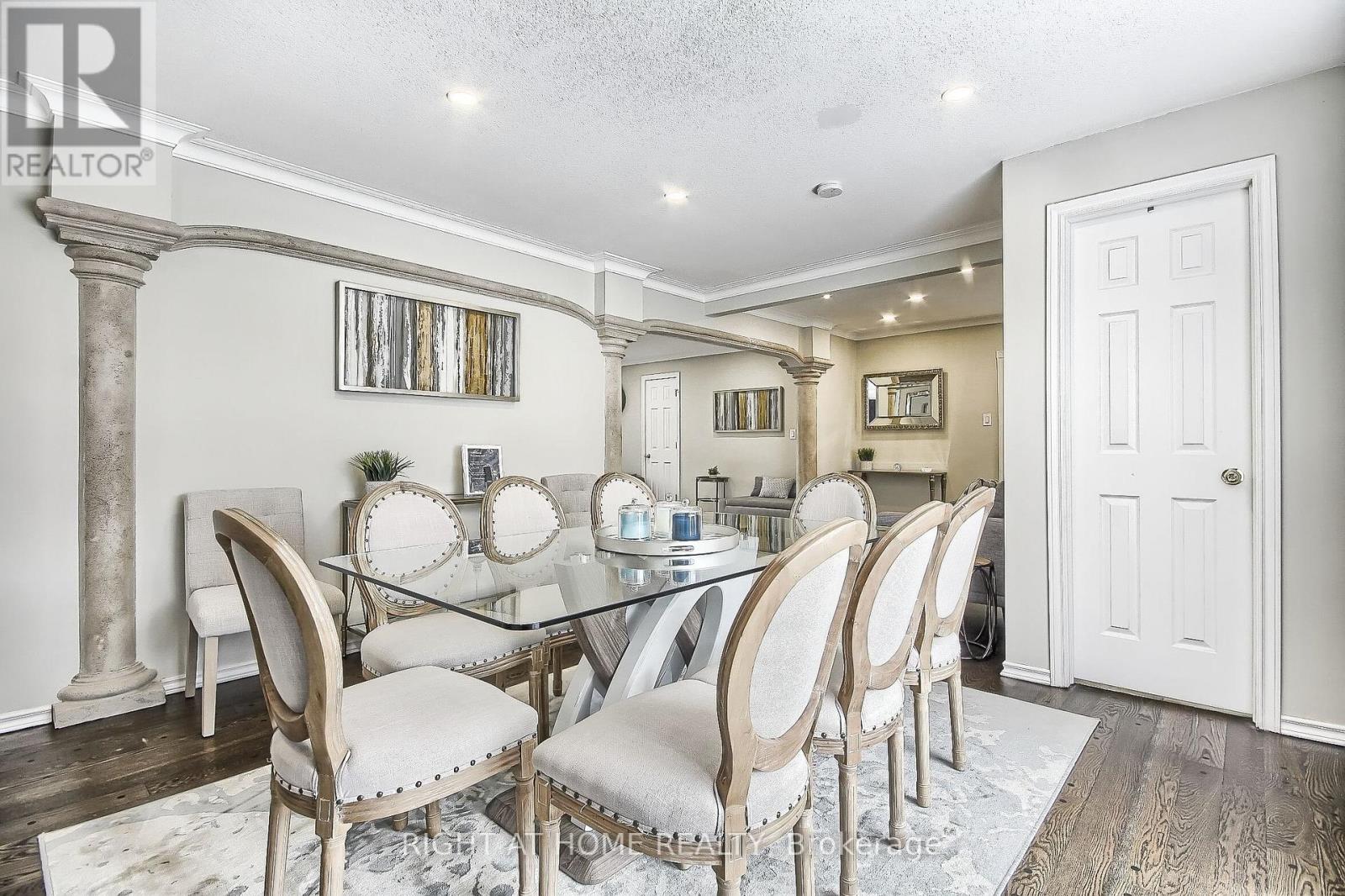 122 Elvaston Drive, Toronto, Ontario  M4A 1N6 - Photo 14 - C12519604