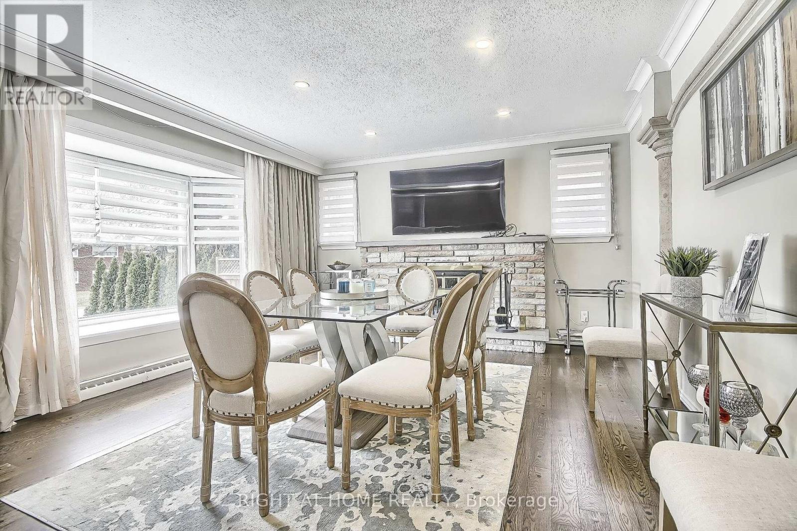 122 Elvaston Drive, Toronto, Ontario  M4A 1N6 - Photo 13 - C12519604