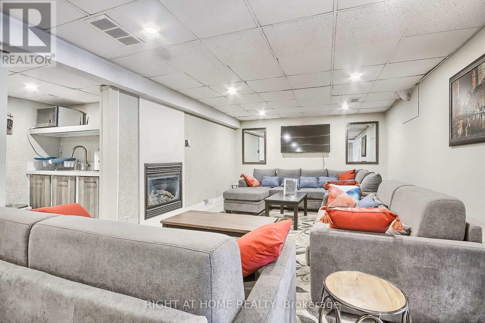 122 Elvaston Drive, Toronto, Ontario  M4A 1N6 - Photo 35 - C12519604