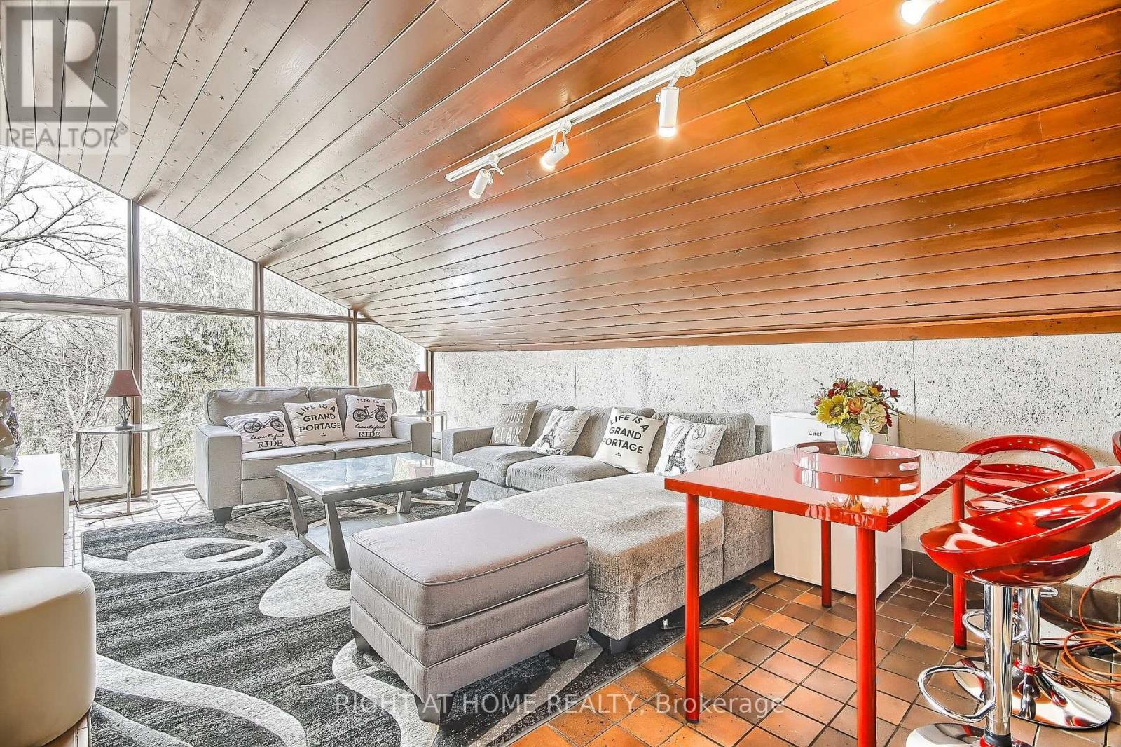 122 Elvaston Drive, Toronto, Ontario  M4A 1N6 - Photo 31 - C12519604