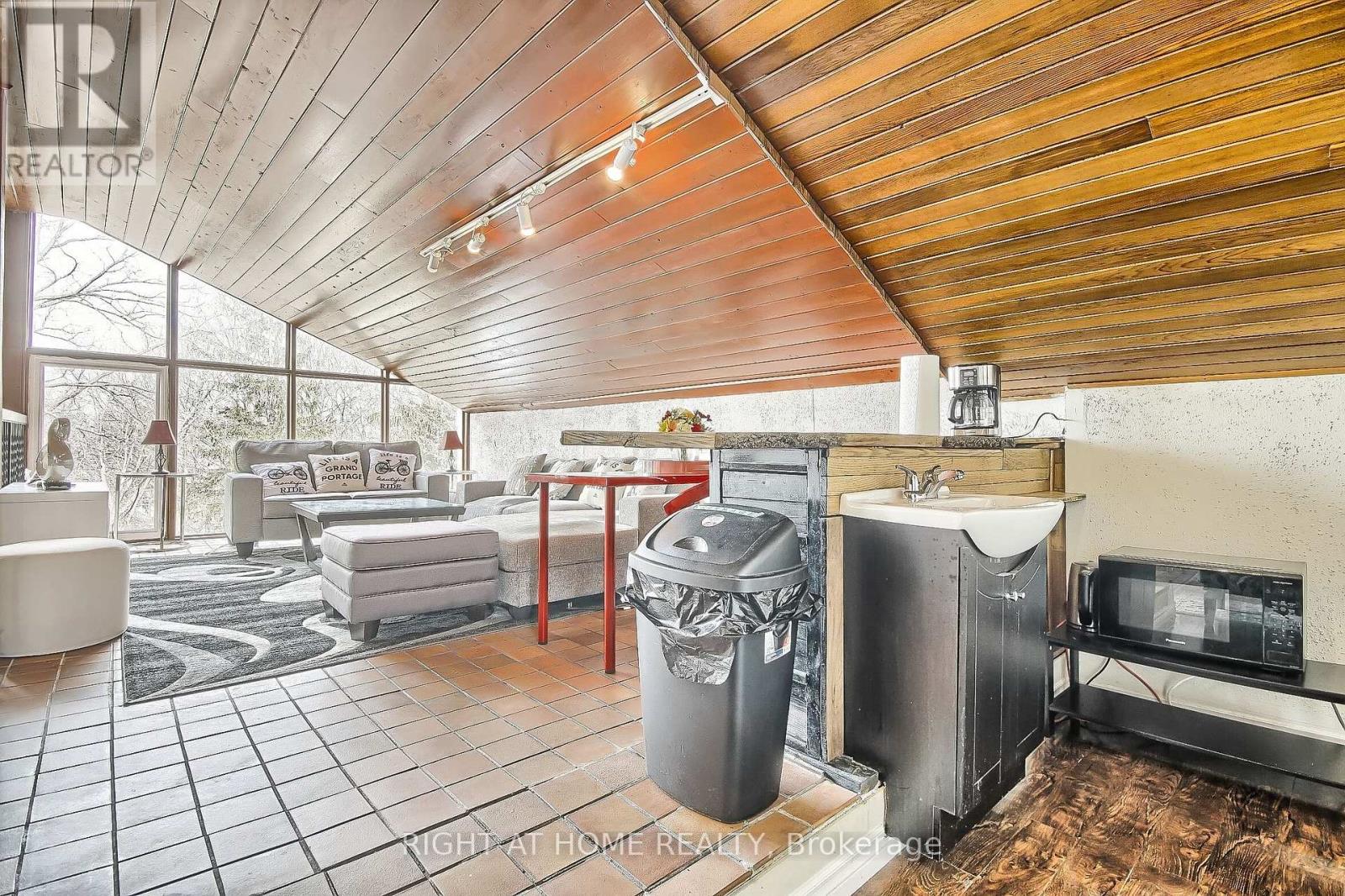 122 Elvaston Drive, Toronto, Ontario  M4A 1N6 - Photo 30 - C12519604