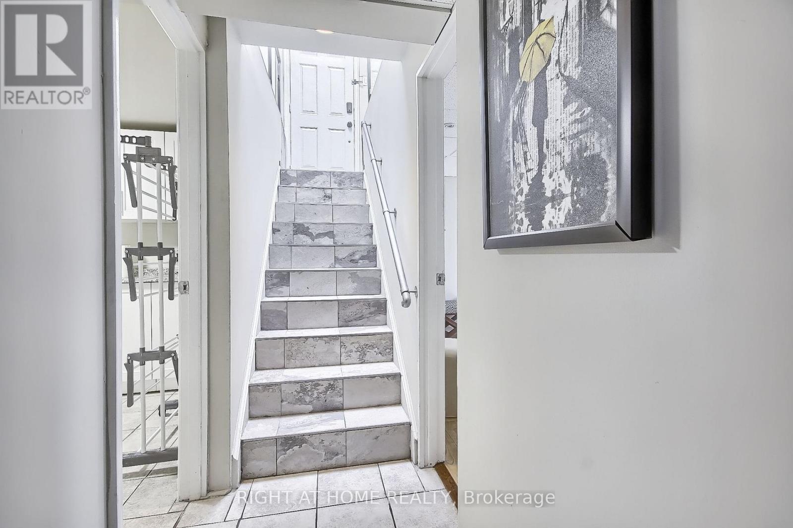 122 Elvaston Drive, Toronto, Ontario  M4A 1N6 - Photo 46 - C12519604