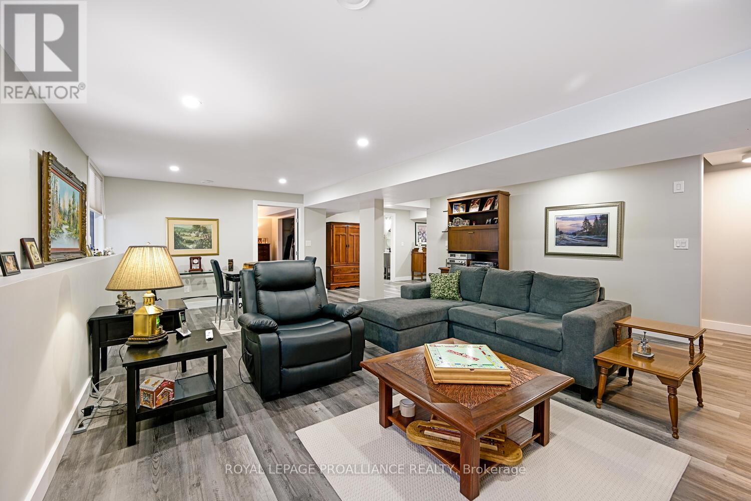 11 Ben Tekamp Terrace, Brockville, Ontario  K6V 0E8 - Photo 31 - X12542932