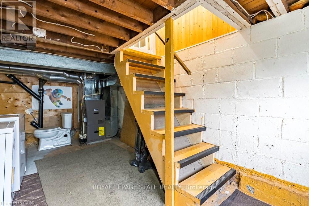 6 Begue Street, Hamilton, Ontario  L9H 2N2 - Photo 32 - X12541986