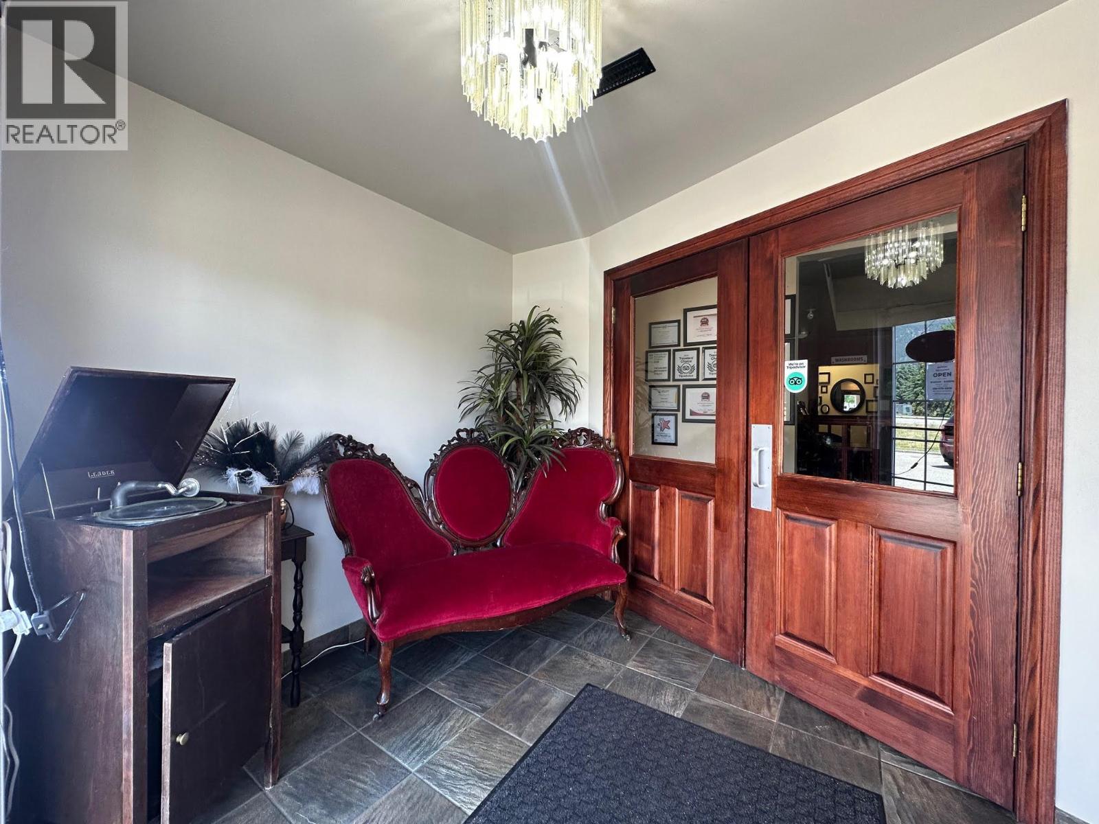 333 Shuswap Avenue, Chase, British Columbia  V0E 1M0 - Photo 12 - 10350619