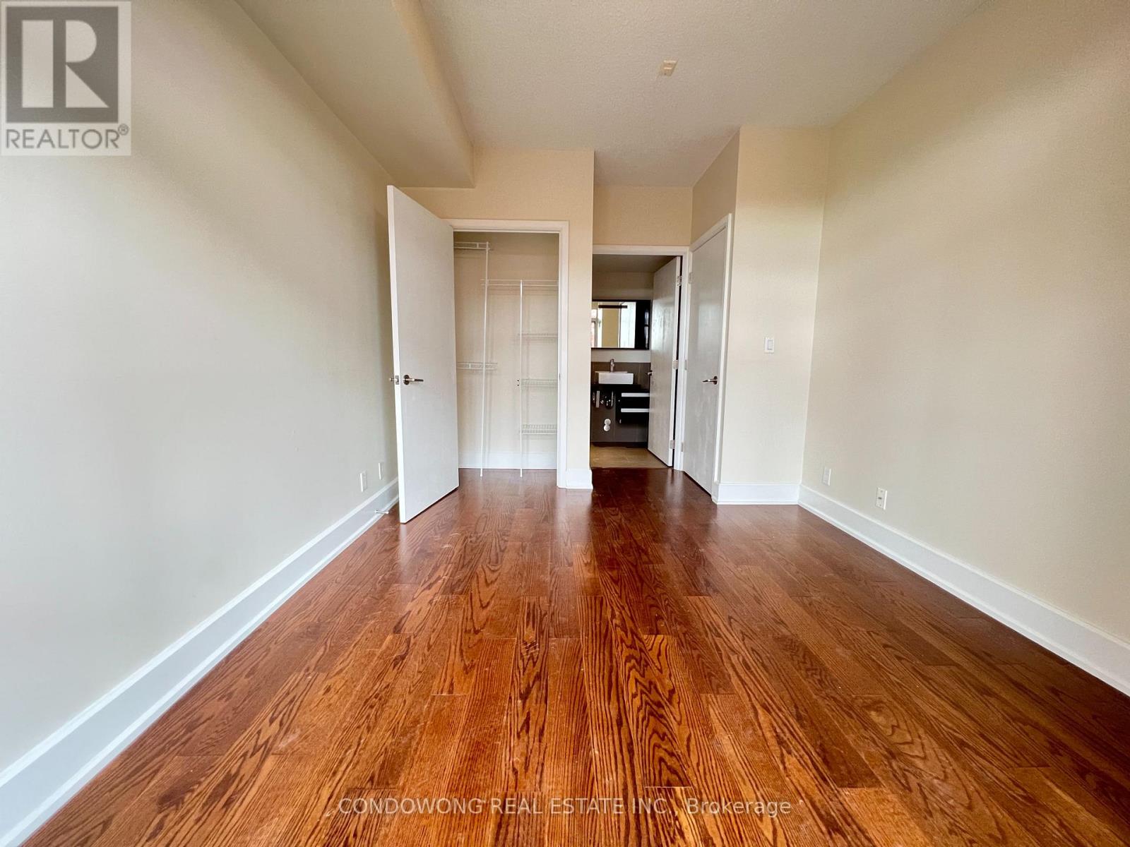 202 - 676 Sheppard Avenue E, Toronto, Ontario  M2K 3E7 - Photo 4 - C12543290