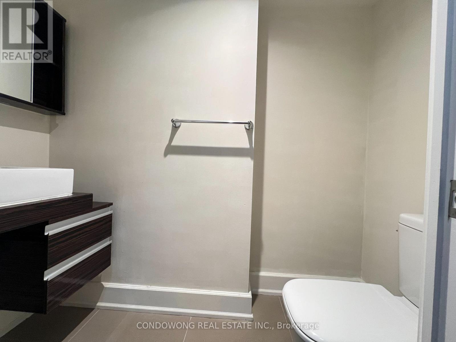 202 - 676 Sheppard Avenue E, Toronto, Ontario  M2K 3E7 - Photo 7 - C12543290