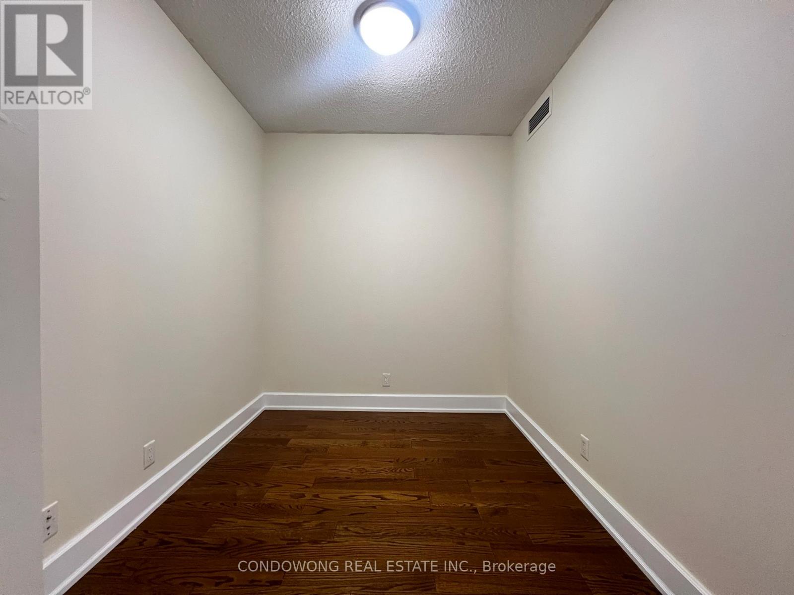 202 - 676 Sheppard Avenue E, Toronto, Ontario  M2K 3E7 - Photo 8 - C12543290