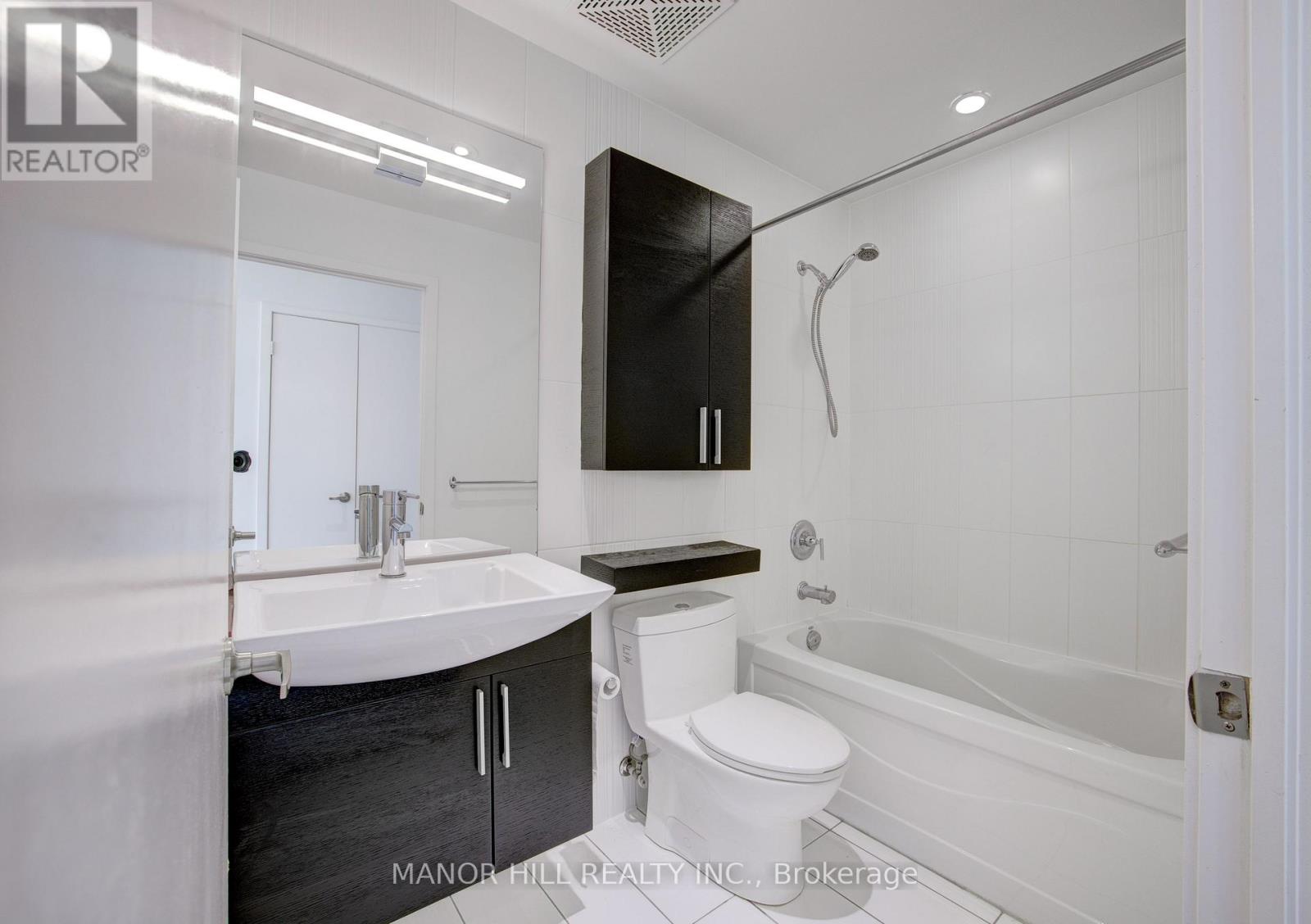 305 - 25 Capreol Court, Toronto, Ontario  M5V 3Z7 - Photo 12 - C12543346