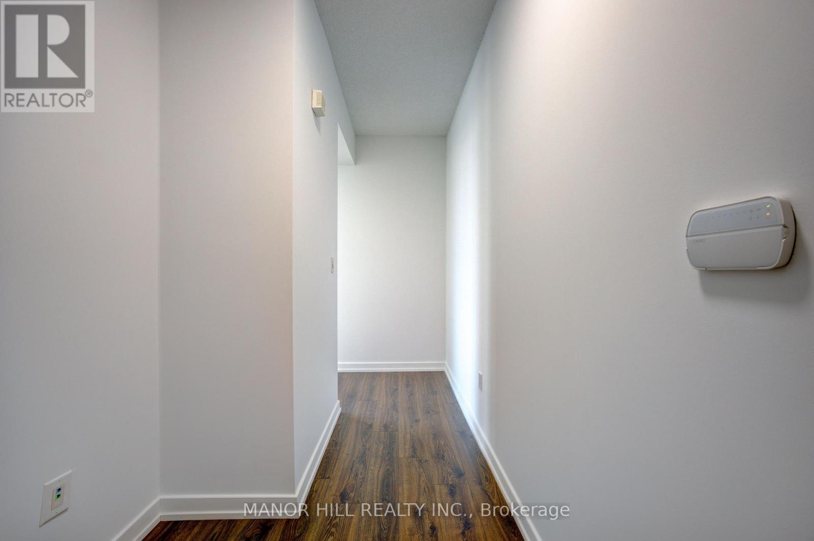 305 - 25 Capreol Court, Toronto, Ontario  M5V 3Z7 - Photo 6 - C12543346