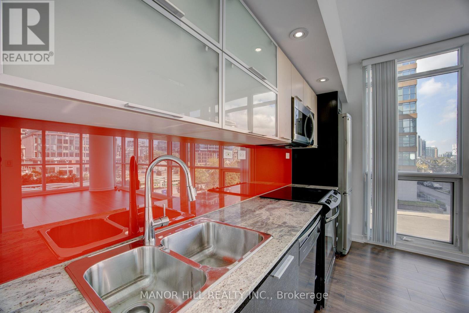 305 - 25 Capreol Court, Toronto, Ontario  M5V 3Z7 - Photo 7 - C12543346