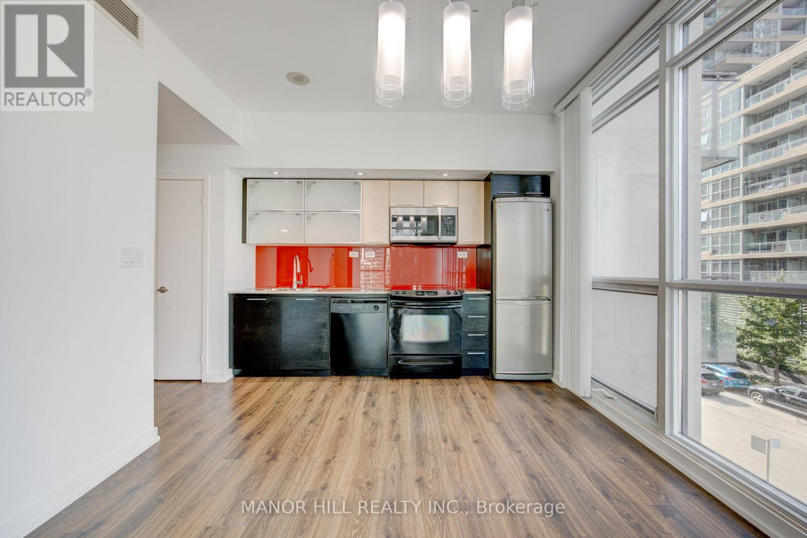 305 - 25 Capreol Court, Toronto, Ontario  M5V 3Z7 - Photo 9 - C12543346