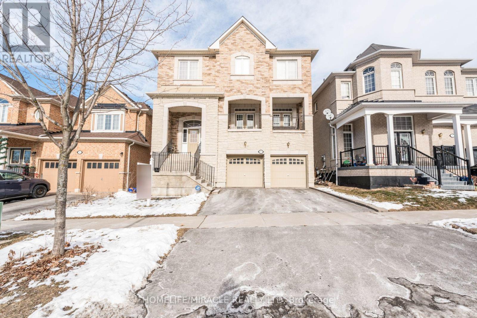 8 SOLWAY CRESCENT, Ajax, Ontario