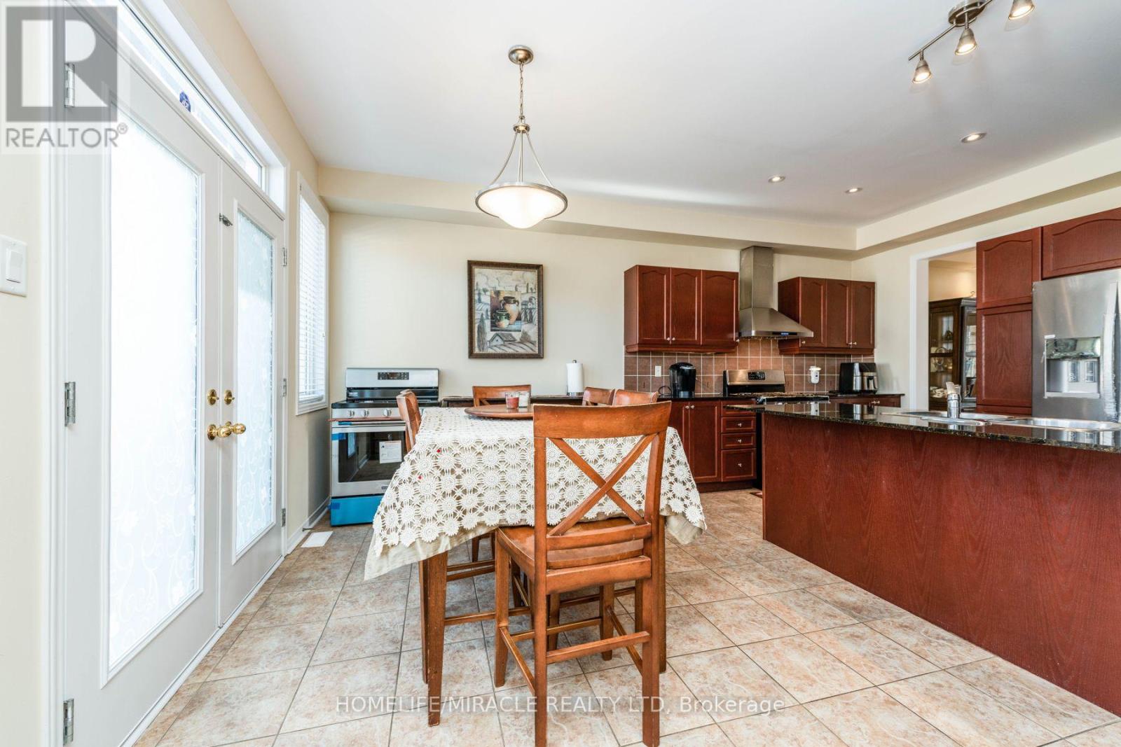 8 Solway Crescent, Ajax, Ontario  L1Z 0A7 - Photo 17 - E12543322