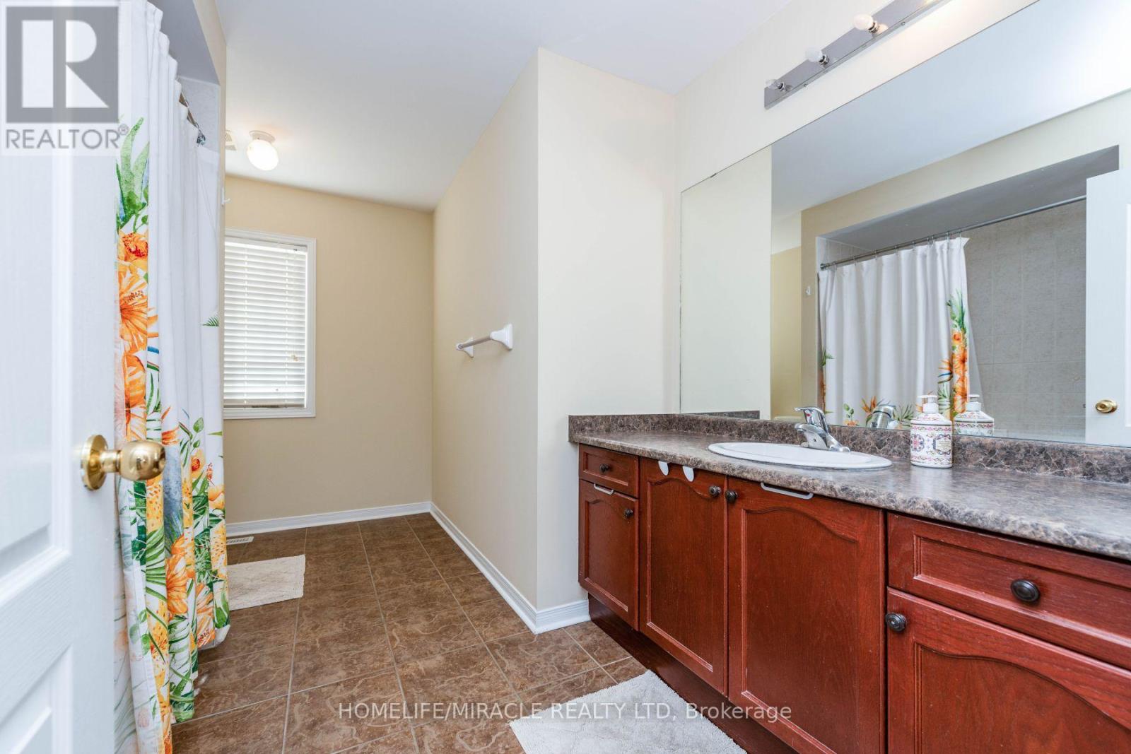 8 Solway Crescent, Ajax, Ontario  L1Z 0A7 - Photo 26 - E12543322