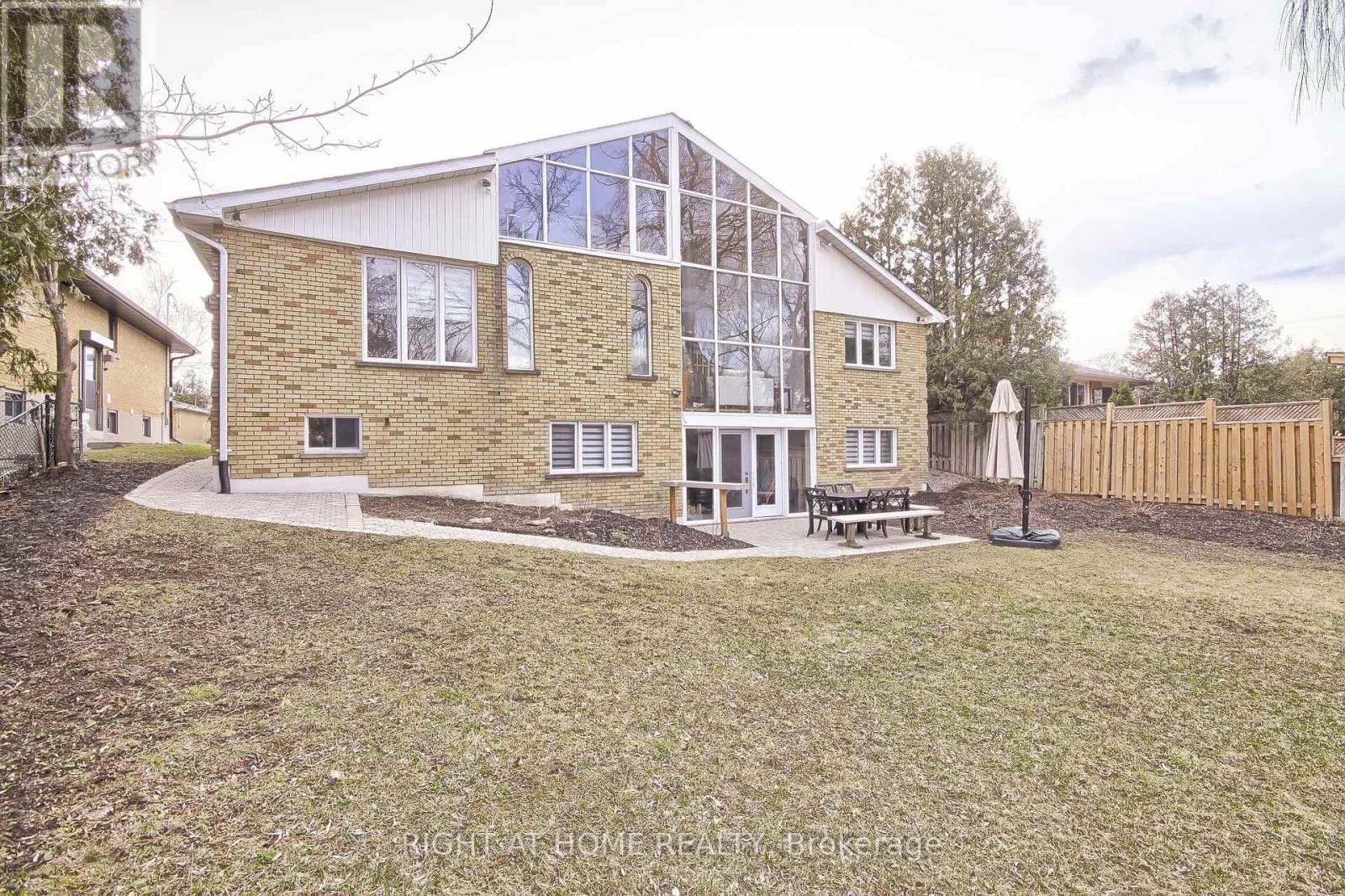 122 Elvaston Drive, Toronto, Ontario  M4A 1N6 - Photo 2 - C12519604