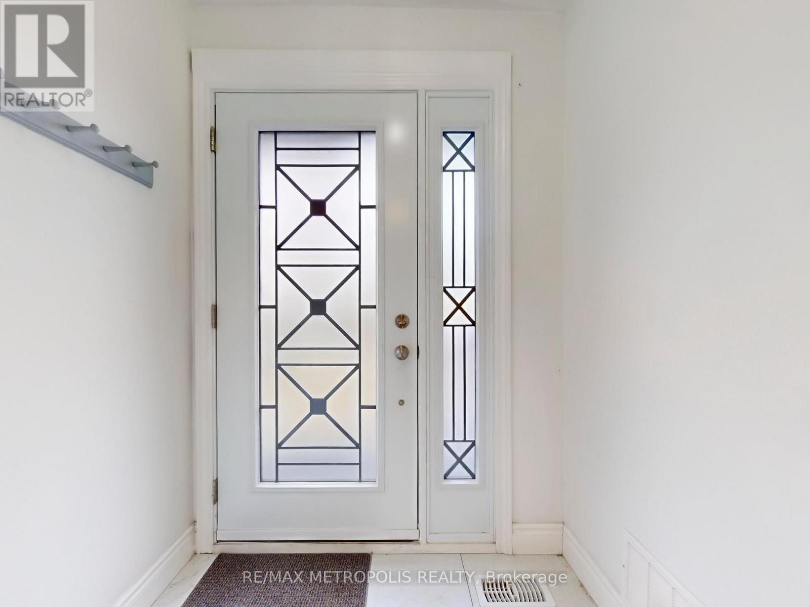 Main - 575 Third Line, Oakville, Ontario L6L 4A8 - Photo 36 - W12468003