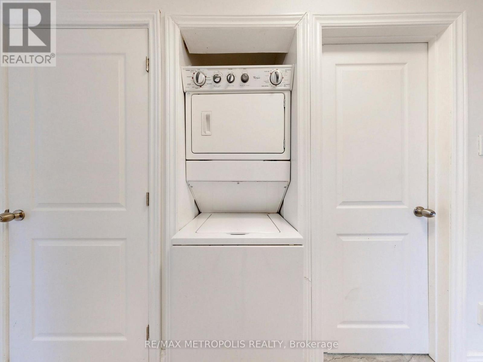 Main - 575 Third Line, Oakville, Ontario L6L 4A8 - Photo 32 - W12468003