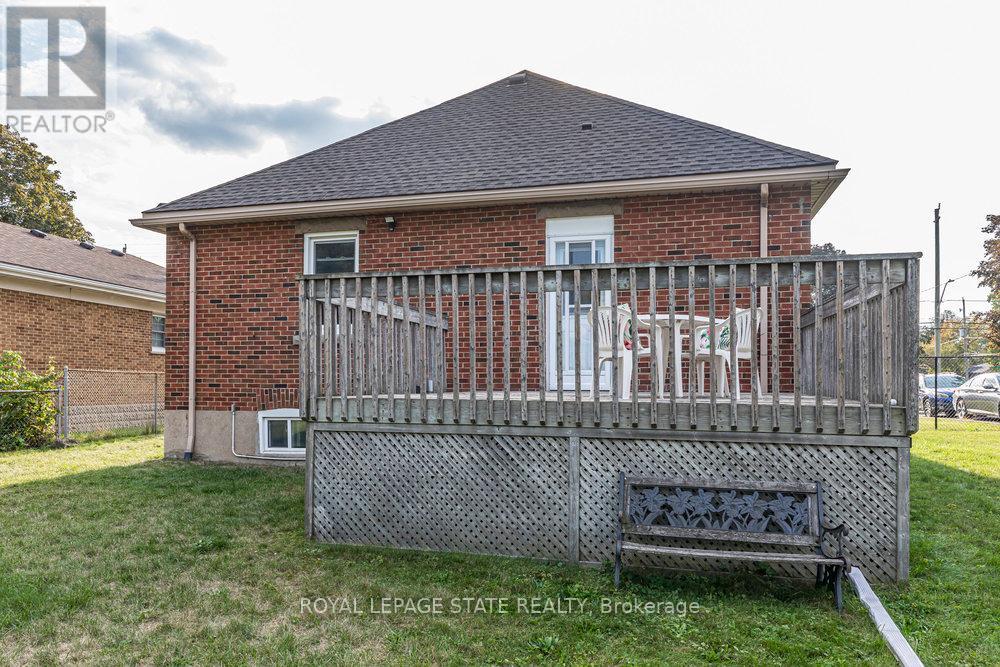 37 Lower Horning Road, Hamilton, Ontario  L8S 3E9 - Photo 42 - X12474213