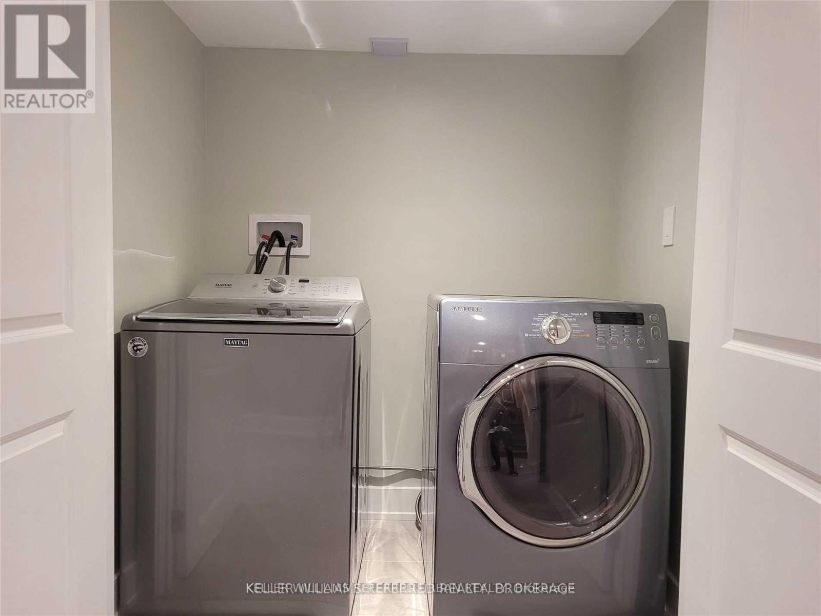 920 Stonehaven Avenue, Newmarket, Ontario  L3X 1K7 - Photo 10 - N12543262