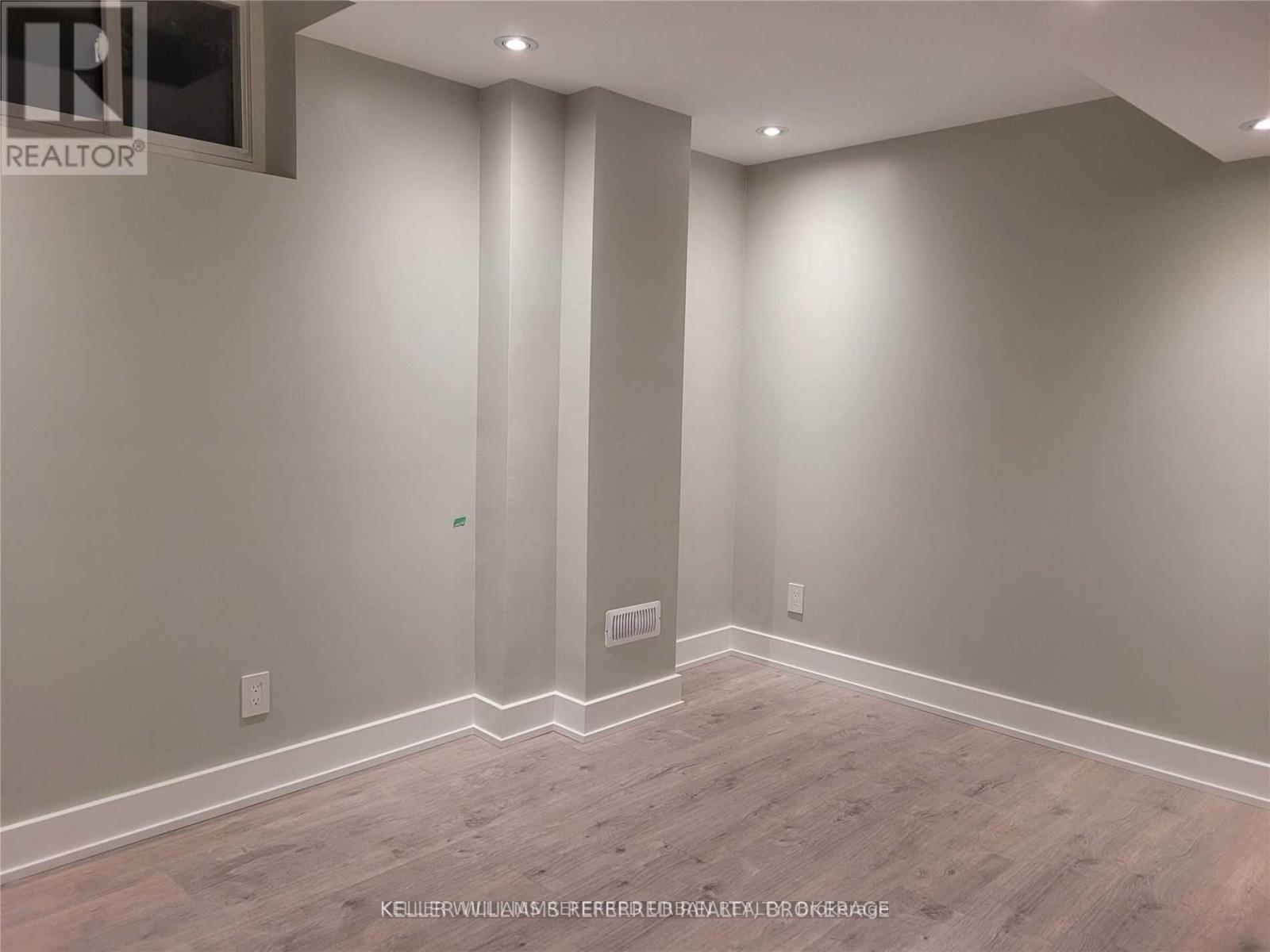 920 Stonehaven Avenue, Newmarket, Ontario  L3X 1K7 - Photo 8 - N12543262