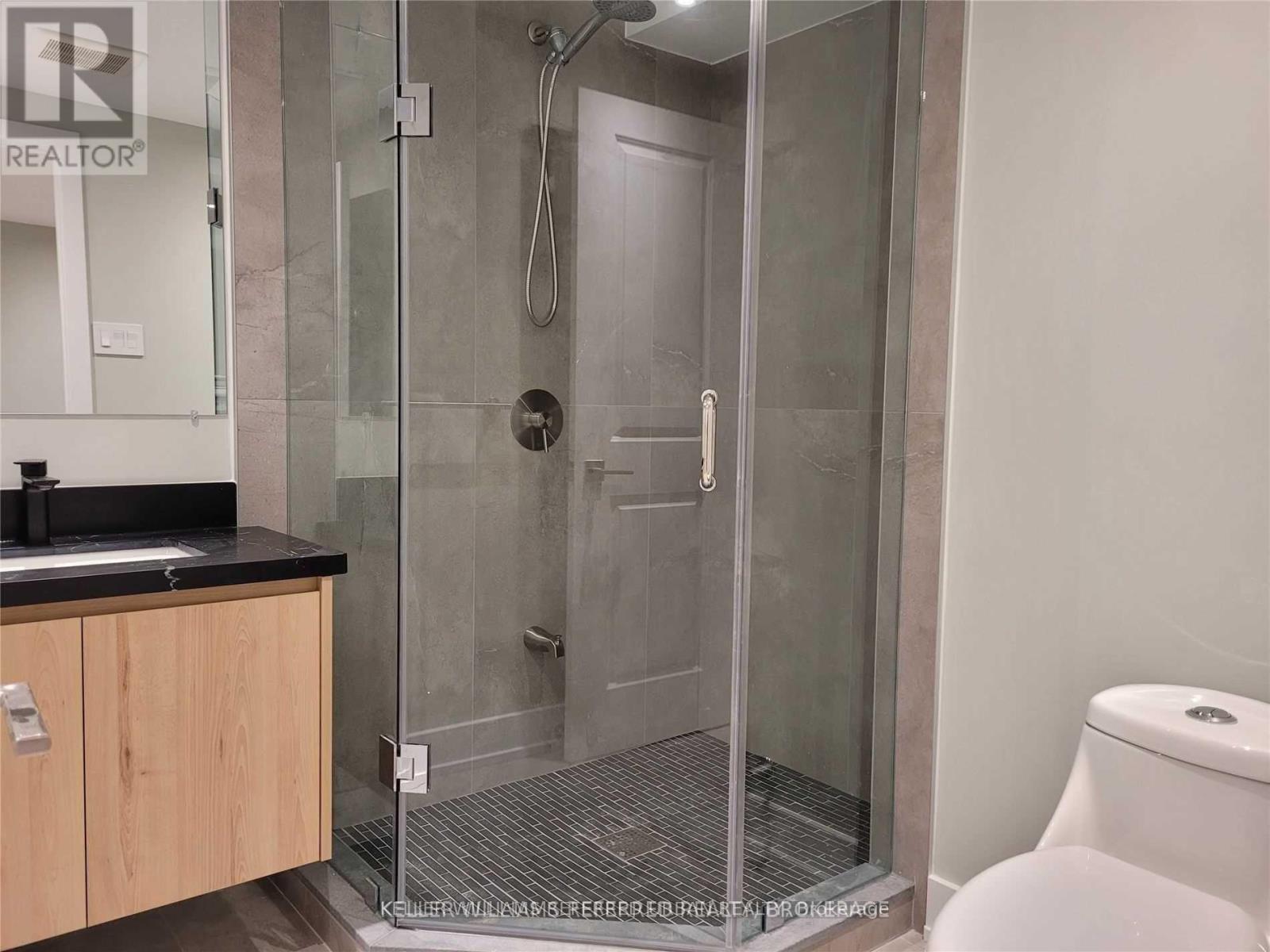 920 Stonehaven Avenue, Newmarket, Ontario  L3X 1K7 - Photo 9 - N12543262