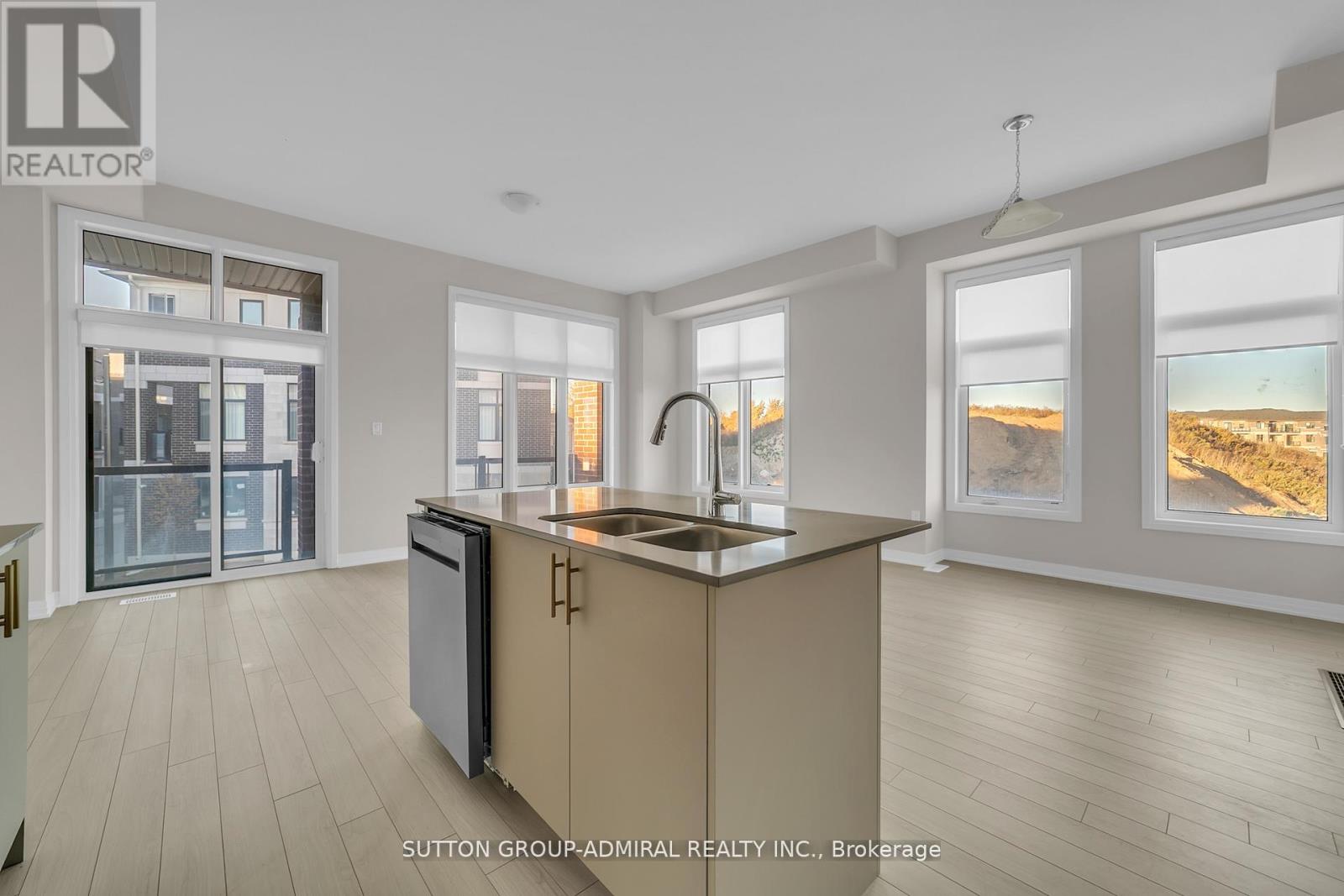 60 Lunay Drive, Richmond Hill, Ontario  L4S 0P2 - Photo 6 - N12543274