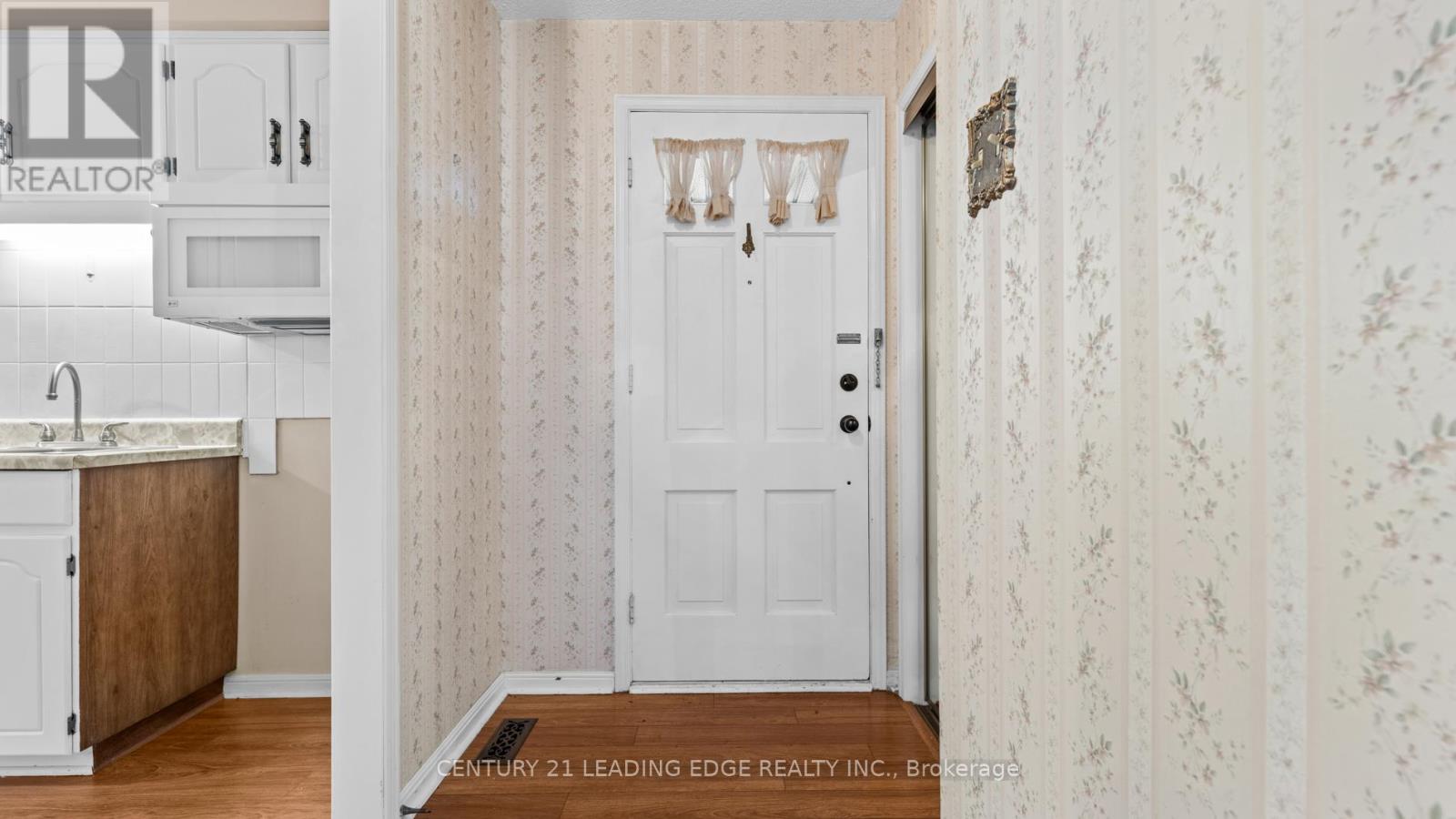 15 Radford Crescent, Markham, Ontario  L3P 4A2 - Photo 4 - N12543328