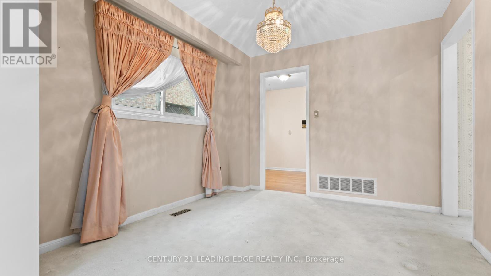 15 Radford Crescent, Markham, Ontario  L3P 4A2 - Photo 9 - N12543328