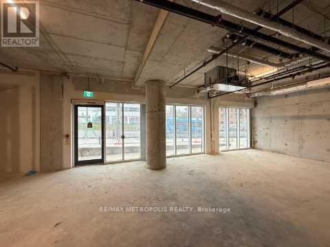 B6 - 715 Davis Drive, Newmarket, Ontario  L3Y 2R2 - Photo 3 - N12543332