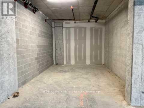 B6 - 715 Davis Drive, Newmarket, Ontario  L3Y 2R2 - Photo 4 - N12543332