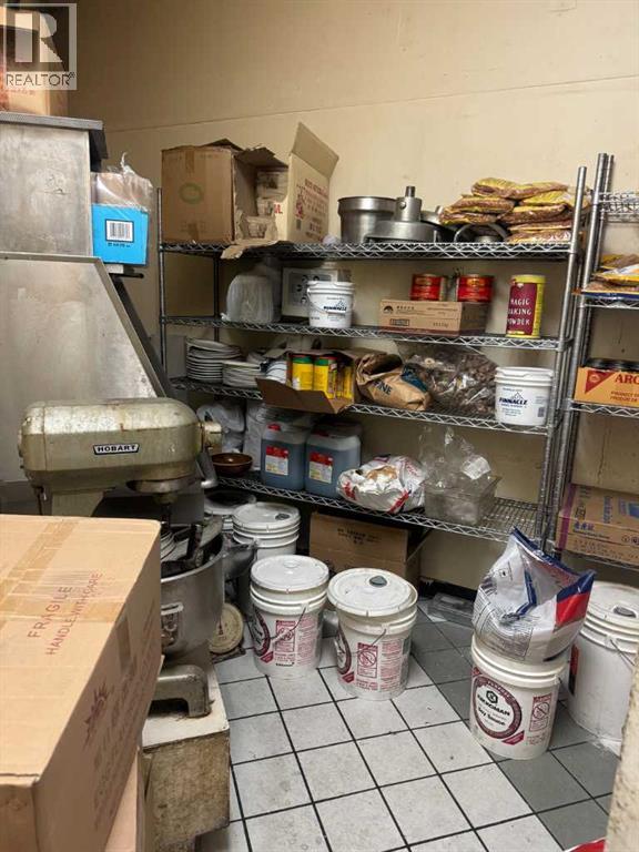 303 Center Street S, Calgary, Alberta  T2G 2B9 - Photo 3 - A2241463