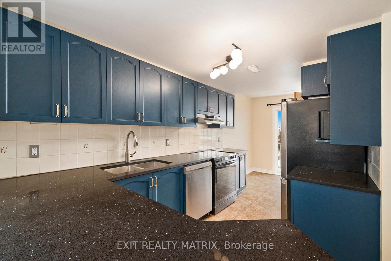 43 - 594 Lakeridge Drive, Ottawa, Ontario  K4A 0H4 - Photo 4 - X12543394