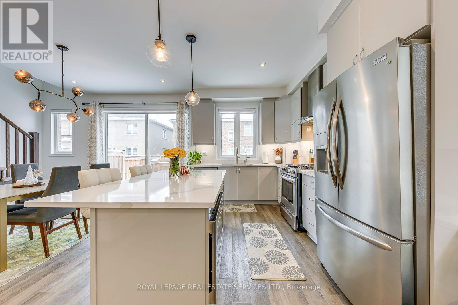 804 Aspen Terrace, Milton, Ontario  L9E 1S3 - Photo 9 - W12539788