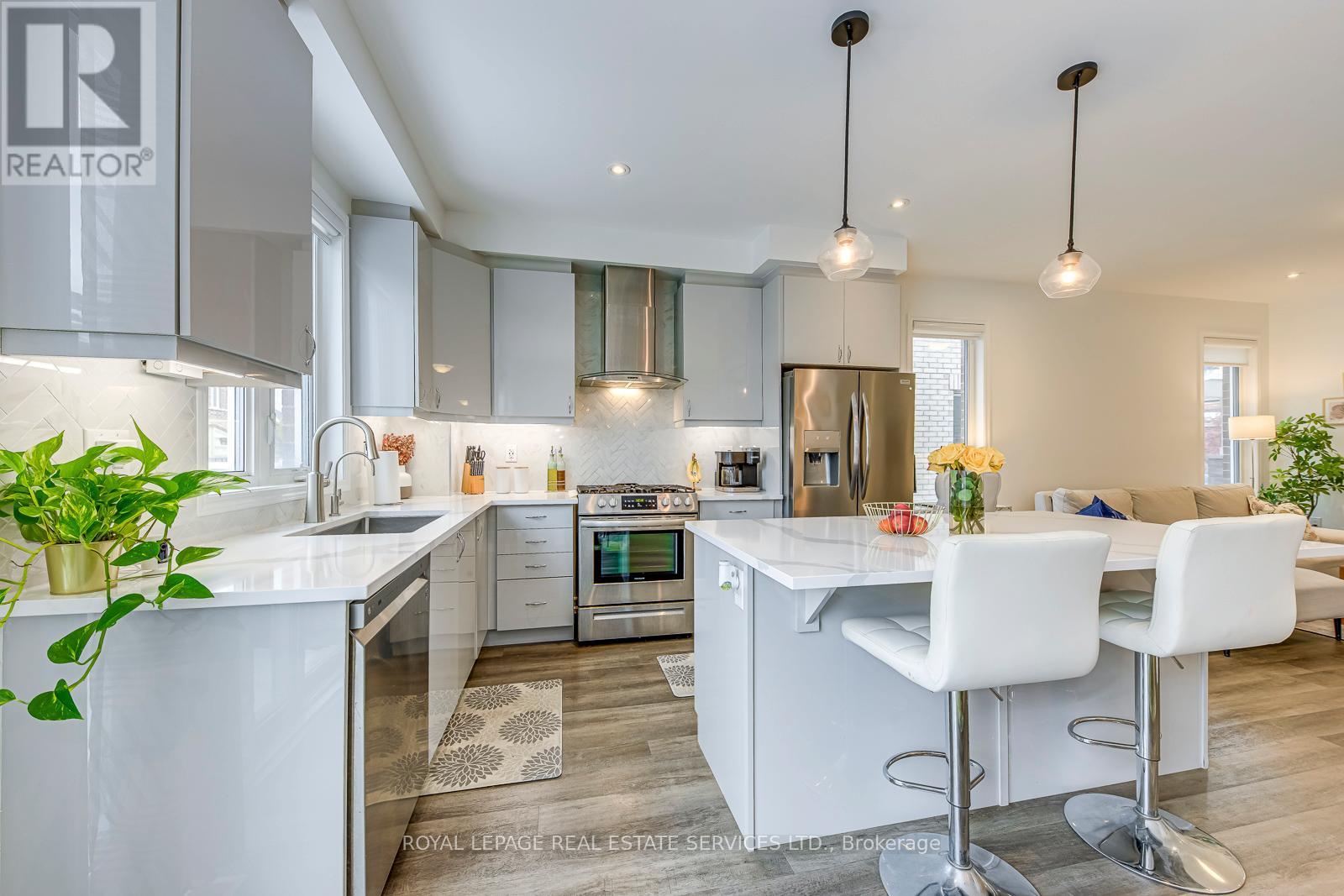 804 Aspen Terrace, Milton, Ontario  L9E 1S3 - Photo 10 - W12539788