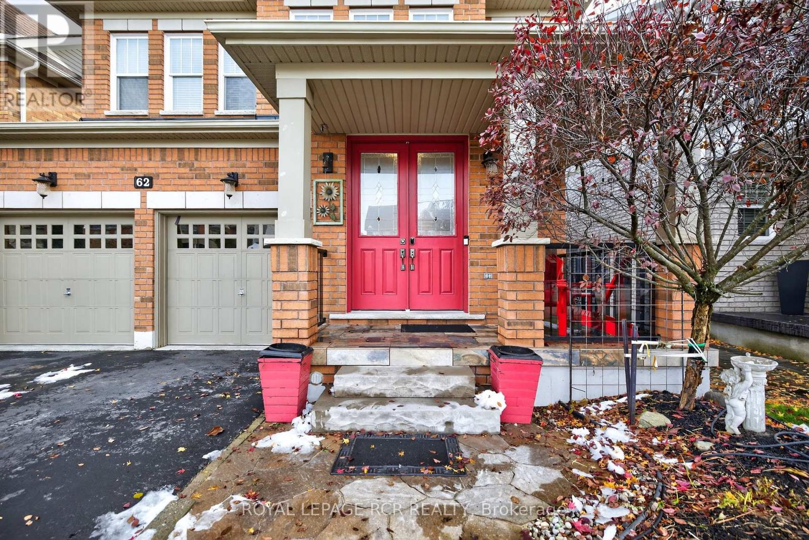 62 Paisley Green Avenue, Caledon, Ontario  L7C 3S1 - Photo 3 - W12543240