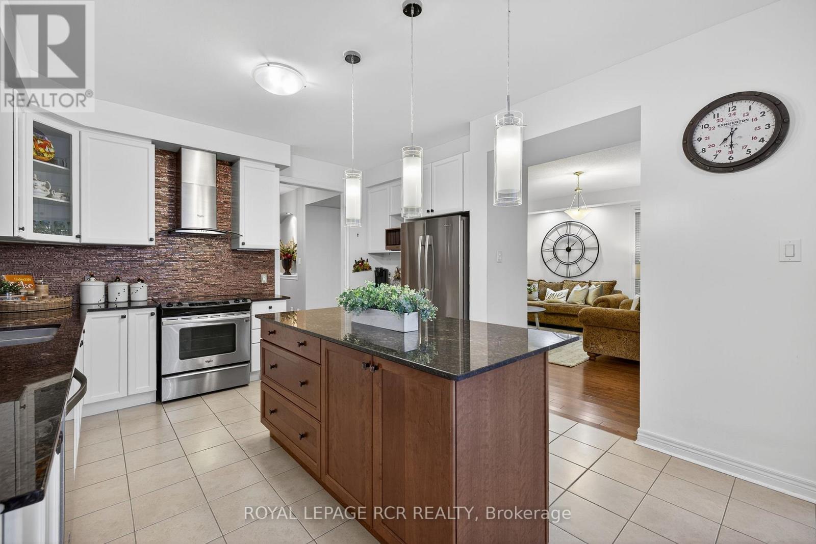 62 Paisley Green Avenue, Caledon, Ontario  L7C 3S1 - Photo 6 - W12543240