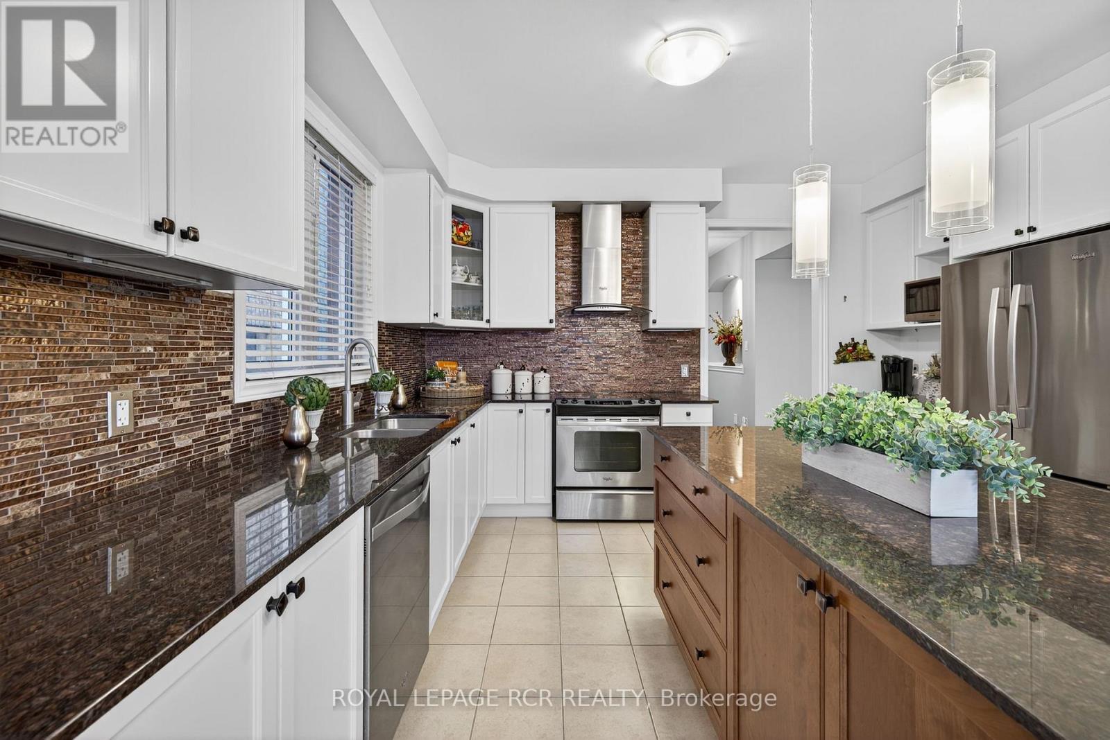 62 Paisley Green Avenue, Caledon, Ontario  L7C 3S1 - Photo 7 - W12543240