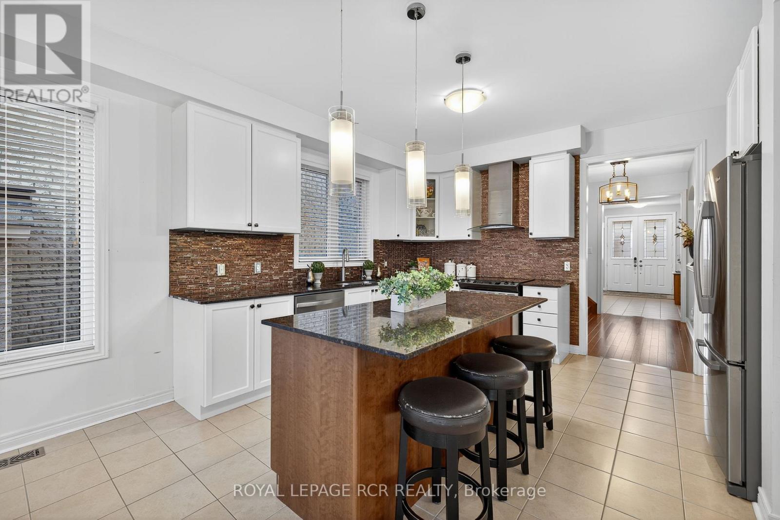 62 Paisley Green Avenue, Caledon, Ontario  L7C 3S1 - Photo 8 - W12543240