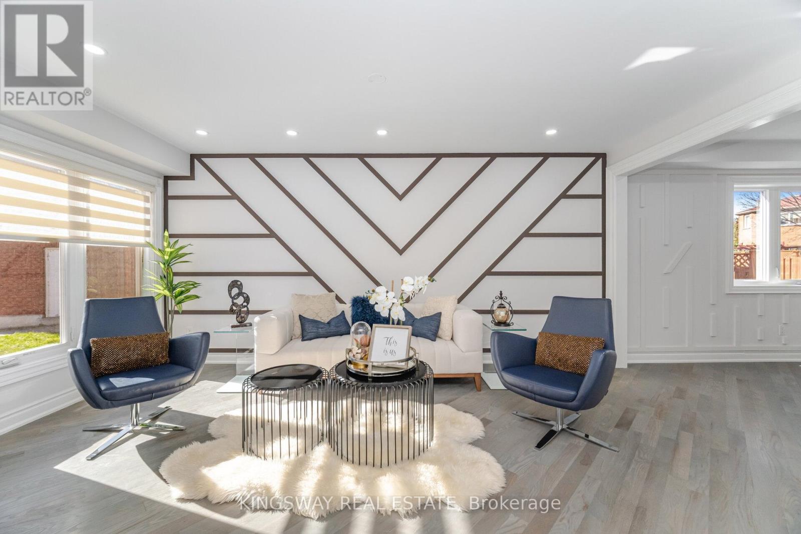 1008 Ceremonial Drive, Mississauga, Ontario  L5R 2Z7 - Photo 4 - W12543254