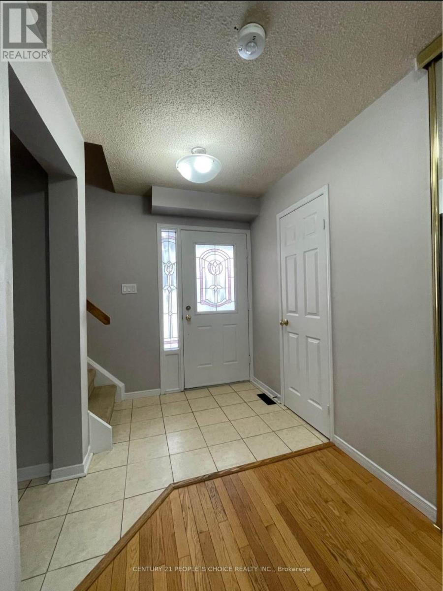 Upper Unit - 3 Blossom Avenue, Brampton, Ontario  L6X 2W2 - Photo 2 - W12543306