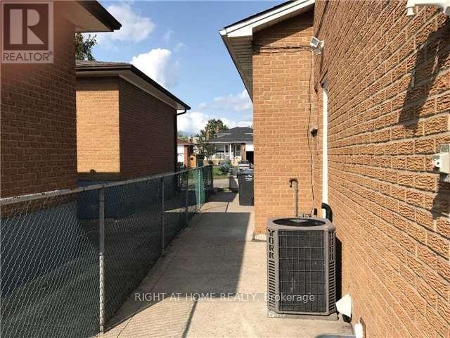 3972 Brandon Gate, Mississauga, Ontario  L4T 3N4 - Photo 2 - W12543344